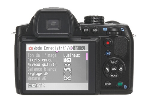 Pentax X-5 NOIR + ETUI + CARTE SD 8GO