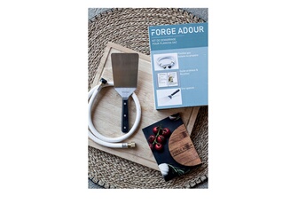 Kit de démarrage pour Plancha gaz / 1 livre guide pratique et recettes / 1 flexible de raccordement / 1 spatule courte coudée pom