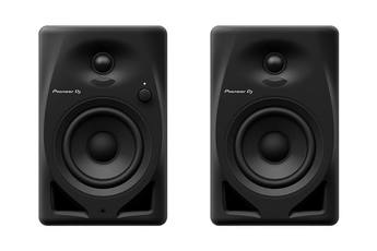 Type d'amplificateur Classe D avec DSP 96 kHz / Deux modes sonores optimisés pour le DJing et la production musicale / Design intelligent / Facile à utiliser Connexions RCA, mini-jack, et TRS avec commandes frontales accessibles.