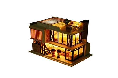 Maison miniature en bois