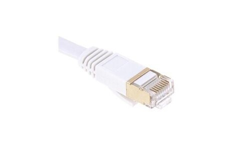 Câble ethernet et connectique réseau