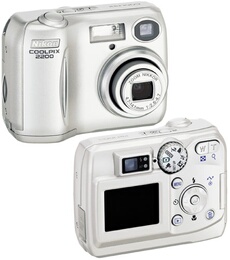 CoolPix 2200