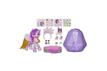 Figurine de collection Hasbro My little pony - a new generation - aventure de cristal princess petals - figurine de poney rose de 7 - 5 cm avec surprises
