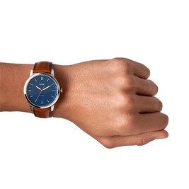 Montre Fossil pour homme, boîtier en acier inoxydable argenté, cadran Montre Fossil pour homme, boîtier en acier inoxydable argenté, cadran