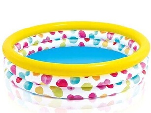 Piscine gonflable 'Cool Dots' de taille moyenne