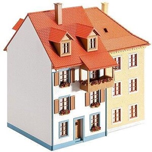 FALLER 130496 2 maisons de petite ville en kit H0 FALLER 130496 2 maisons de petite ville en kit H0