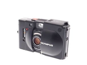 Appareil photo argentique Olympus XA - vue 2