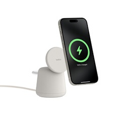 Station de recharge sans fil et aimante 2-en-1 Qi2, 15W, cable USB-C de 1,5m inclus, sable. Station de recharge sans fil et aimante 2-en-1 Qi2, 15W, cable USB-C de 1,5m inclus, sable.