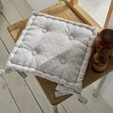 Acheter Assise matelassée - - CHARME - Imprimé Constance - 40 x 40 cm Bon état - 10,57 € Assise matelassée - - CHARME - Imprimé Constance - 40 x 40 cm Bon état - reconditionné disponible sur Darty