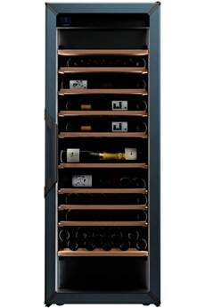 Capacité de 162 bouteilles (Type Bordeaux 75 cl) - HxLxP : 182.5 x L 68 x P 77.5 cm / 8 clayettes coulissantes en bois / Contrôle électronique avec affichage digital / Eclairage avec réglage d'intensité - Fonction Hiver auto