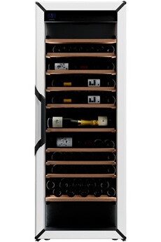 Capacité de 162 bouteilles (Type Bordeaux 75 cl) - HxLxP : 182.5 x L 68 x P 77.5 cm / 8 clayettes coulissantes en bois / Contrôle électronique avec affichage digital / Eclairage avec réglage d'intensité - Fonction Hiver auto