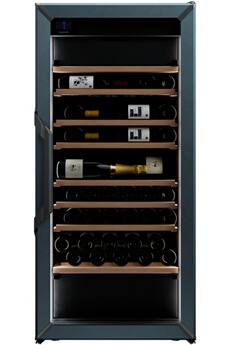 Capacité de 126 bouteilles (Type Bordeaux 75 cl) - HxLxP : 148 x 68 x 77.5 cm / 8 clayettes coulissantes en bois / Contrôle électronique avec affichage digital / Eclairage avec réglage d'intensité - Fonction Hiver auto