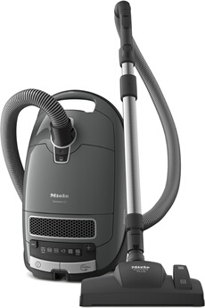 Capacité 4,5 L - Niveau Sonore 64 dB / Puissance : 550 Watts - Moteur Power Efficiency / Rayon d'action de 12 m / Inclus : 3 suceurs, 2 brosses