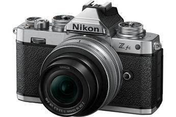 Appareil photo hybride Nikon Z FC + Z 28mm f/2.8 Vintage NOIR