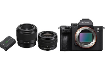 Capteur plein format CMOS Exmor 35 mm 24 Mégapixels / Ecran LCD tactile et orientable 7.5 cm - Viseur OLED XGA 2.3M pixels / Résolution vidéo 4K (QFHD : 3840 x 2160) - Technologie Wi-Fi / NFC et Bluetooth / Stabilisation d'image intégrée sur cinq axes - Traitement d'image BiONZ X - 2 Objectifs et une batterie supplémentaire inclus